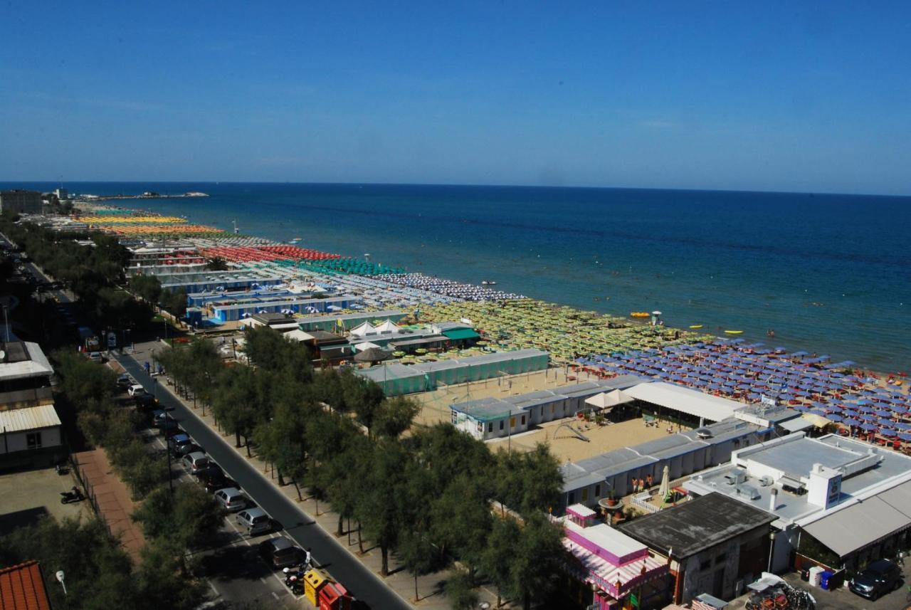 Hotel Caravelle
