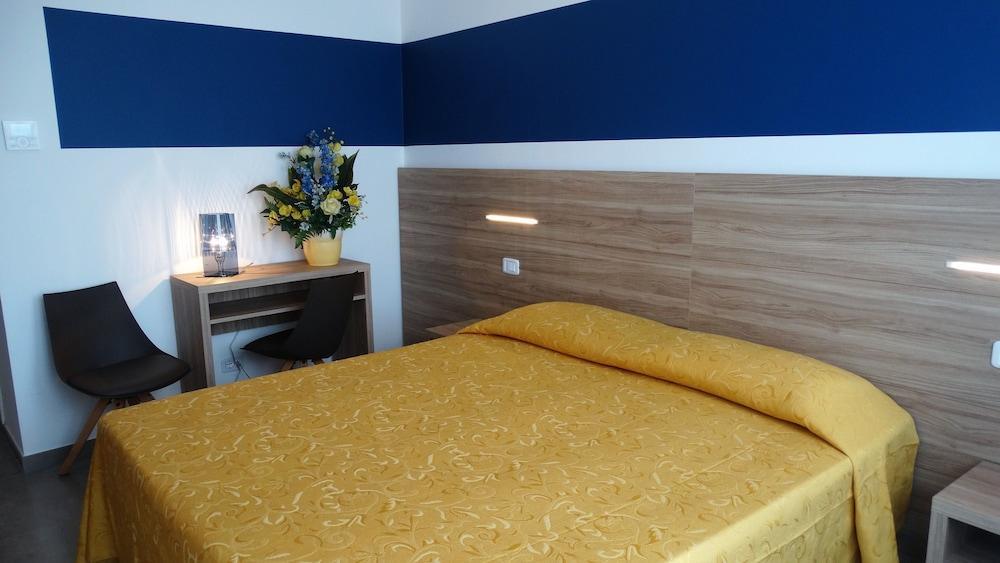 Hotel Caravelle 3*